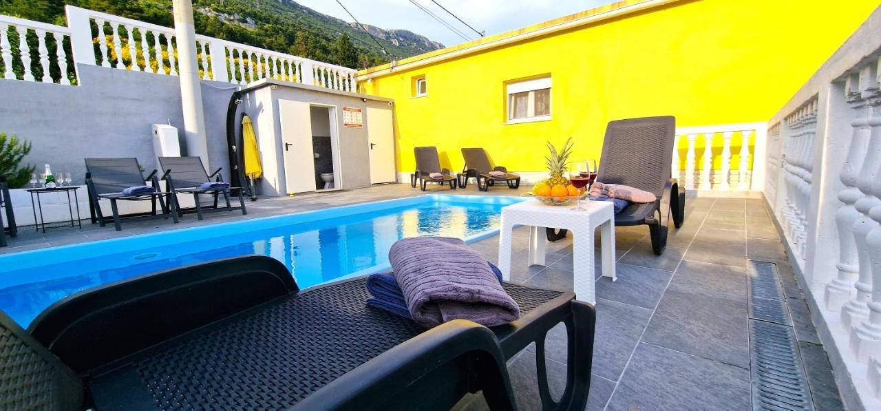 Sunny Holiday House With Pool Kaštela Exterior foto